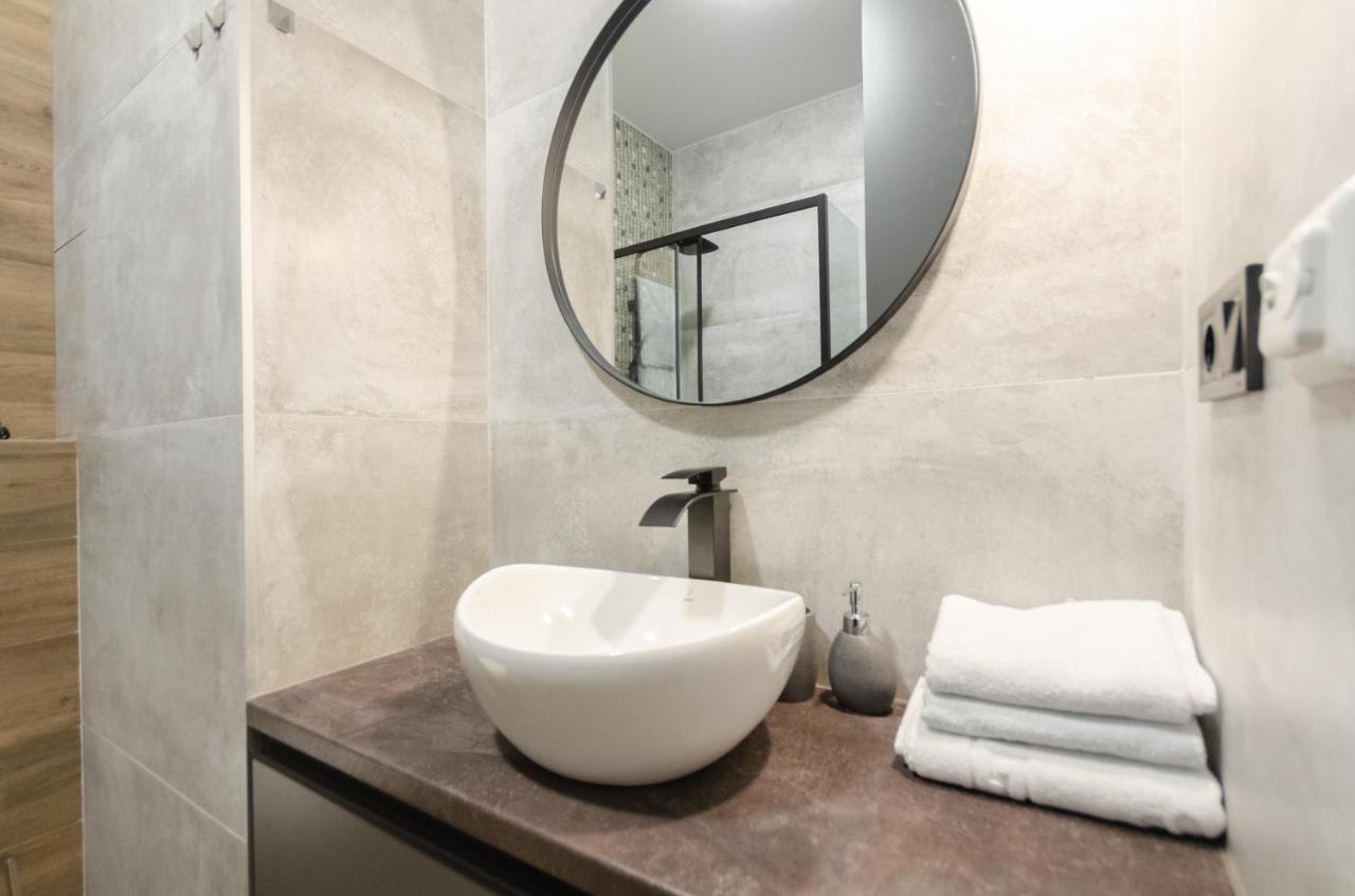 Petrovdom 12-131B Apartments In Rc "Yaroslaviv Grad"Bulvarno Kudriavska 17B Κίεβο Εξωτερικό φωτογραφία